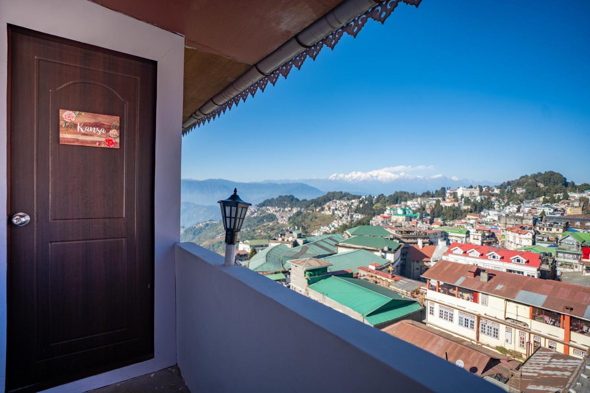 Monratino Himadrie -2 Mins Walk From Mall Road - All Rooms Have Kanchenjunga Mountain View Darjeeling  Exterior photo