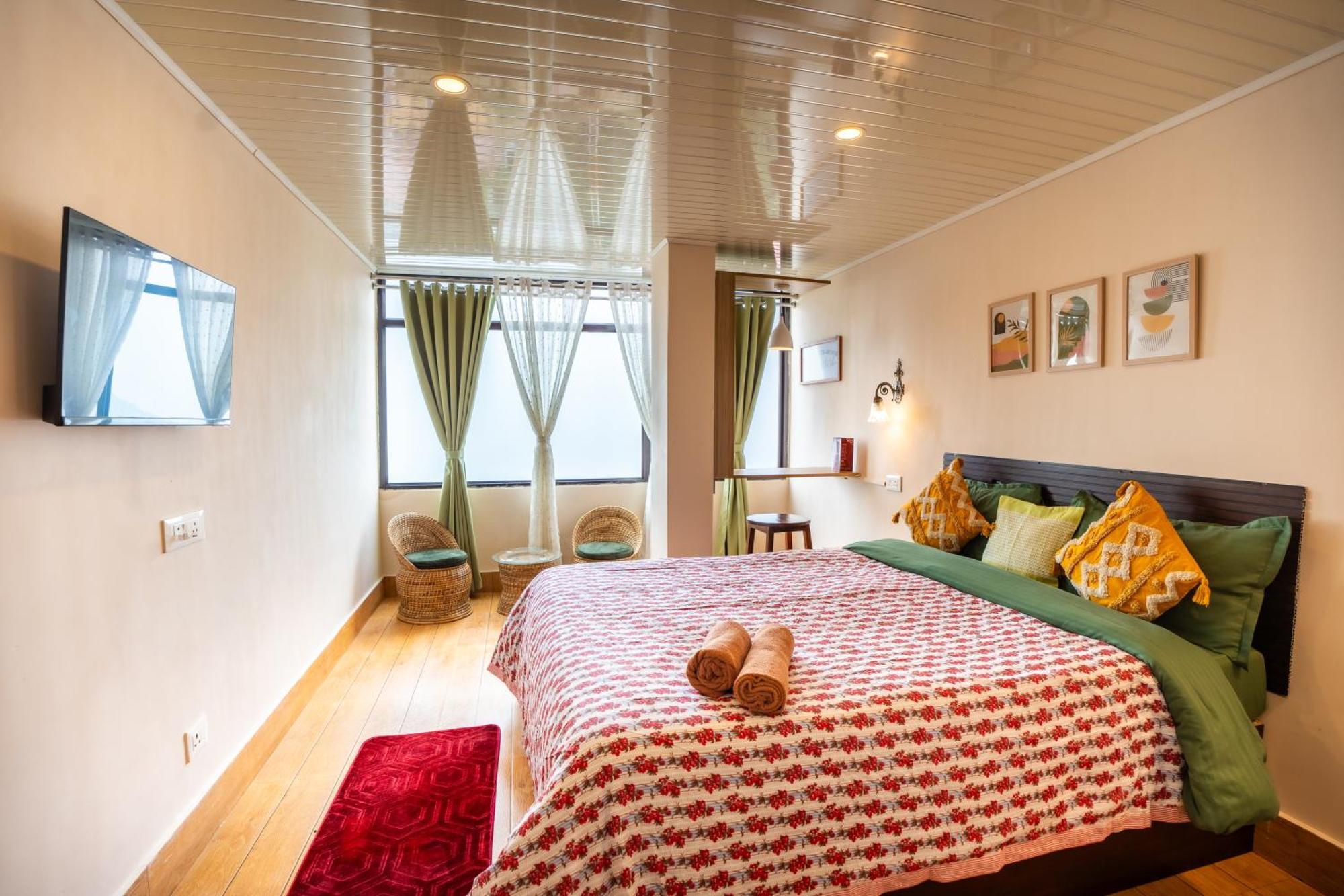 Monratino Himadrie -2 Mins Walk From Mall Road - All Rooms Have Kanchenjunga Mountain View Darjeeling  Exterior photo