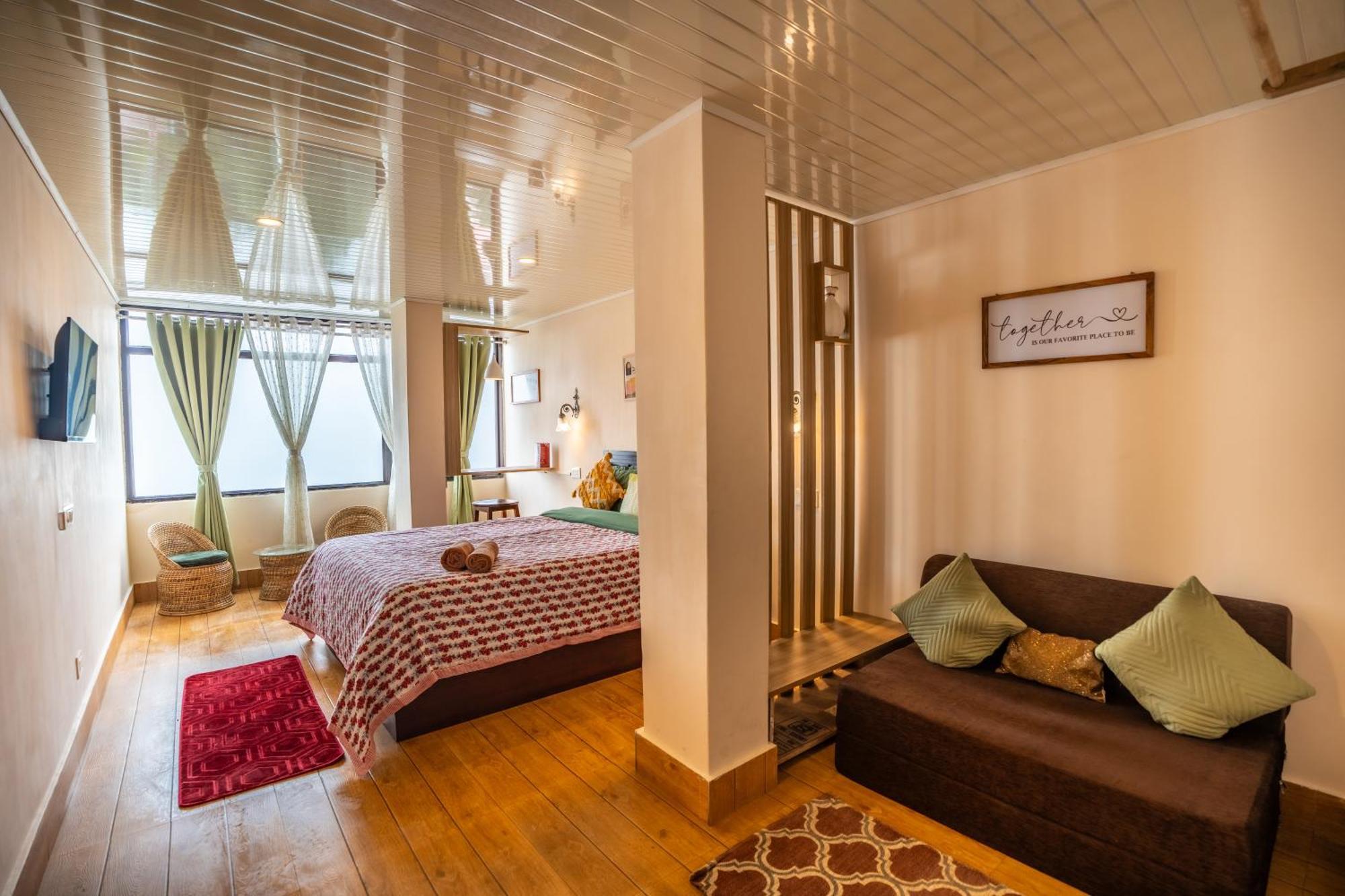 Monratino Himadrie -2 Mins Walk From Mall Road - All Rooms Have Kanchenjunga Mountain View Darjeeling  Exterior photo
