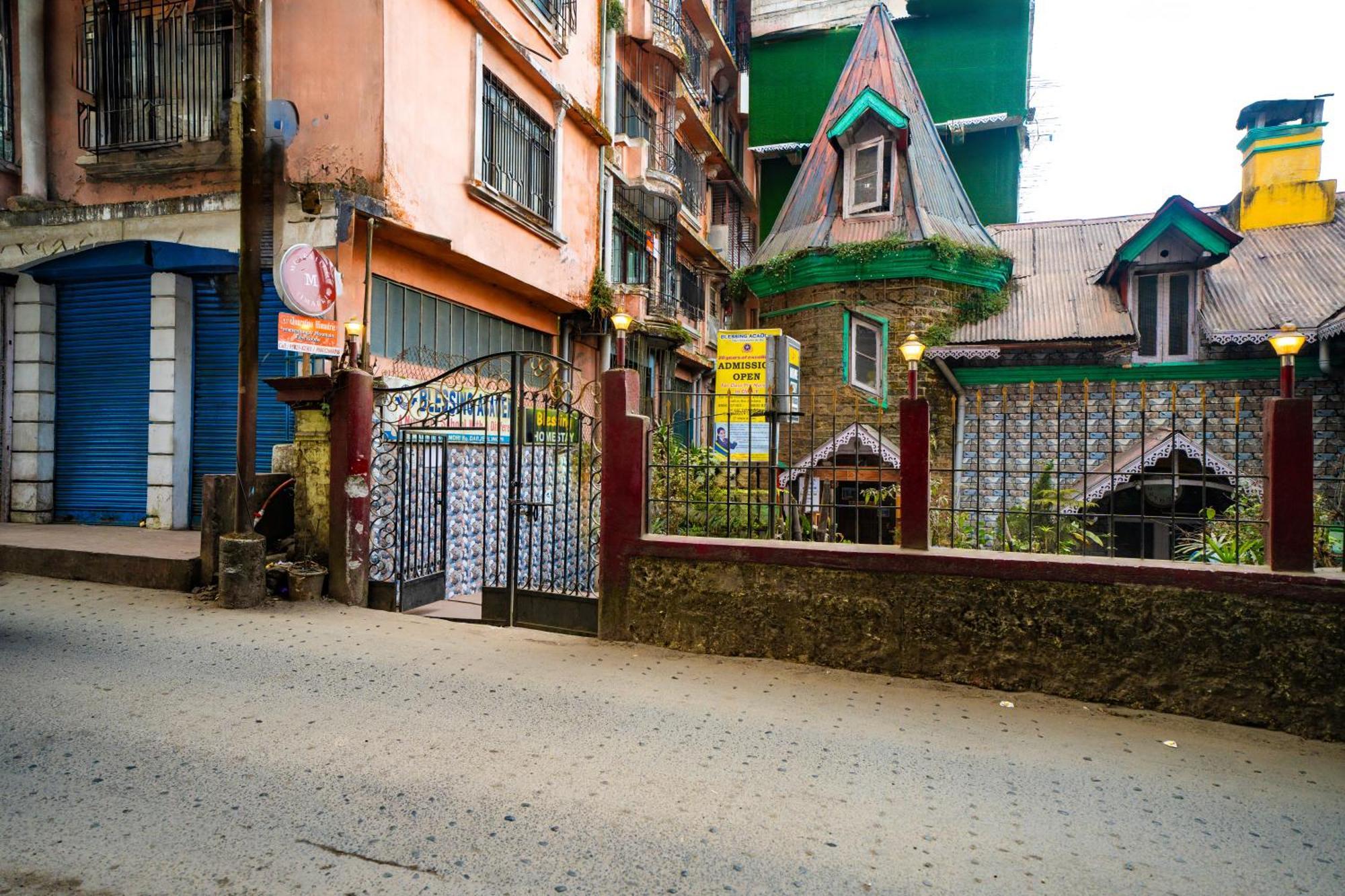Monratino Himadrie -2 Mins Walk From Mall Road - All Rooms Have Kanchenjunga Mountain View Darjeeling  Exterior photo